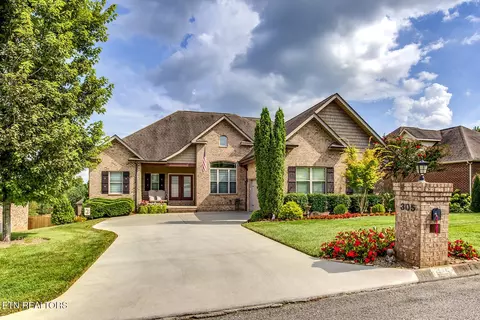 305 Kennesaw Ln, Lenoir City, TN 37771
