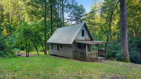 1899 Cane Creek Mountain Rd, Tellico Plains, TN 37385