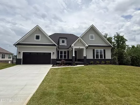 219 Bittersweet Ln, Lenoir City, TN 37771