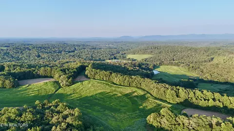 155 Happy Top Rd, Sunbright, TN 37872