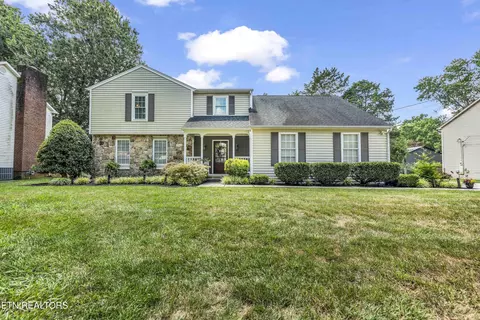9029 Candlewood Dr, Knoxville, TN 37923