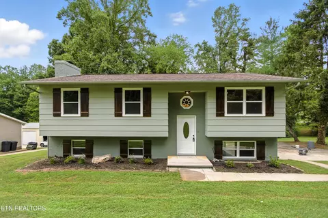 1545 Johnathan Dr, Louisville, TN 37777