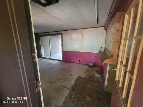 Living - 376 Choate Ln, Oneida, TN 37841 photo 1 of 7