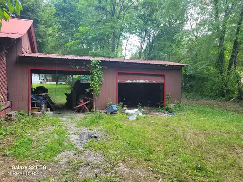 Exterior - 376 Choate Ln, Oneida, TN 37841 photo 10 of 38