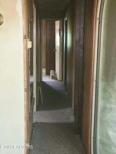 Entry Way - 376 Choate Ln, Oneida, TN 37841 photo 1 of 4