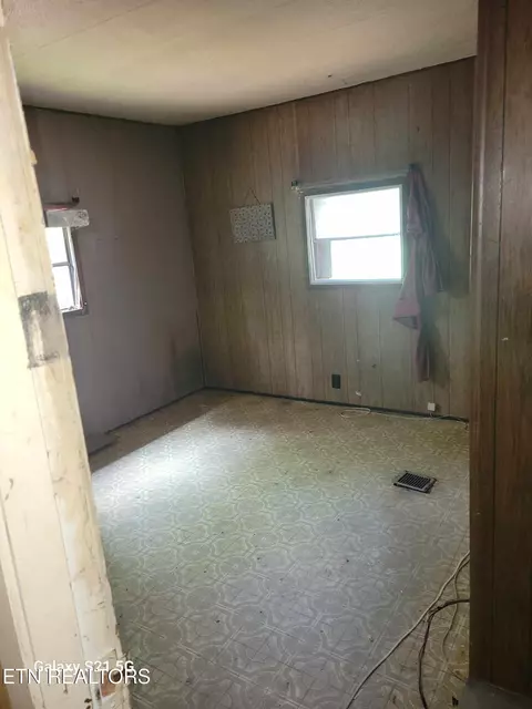 Bedroom - 376 Choate Ln, Oneida, TN 37841 photo 2 of 2