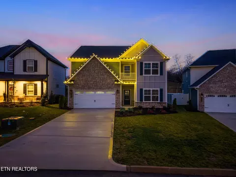 1310 Fort Craig Tr, Maryville, TN 37803