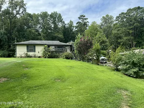 704 White Oak Dr, Knoxville, TN 37920