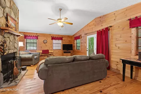 418 Laurel Trace Rd, Townsend, TN 37882 photo 9