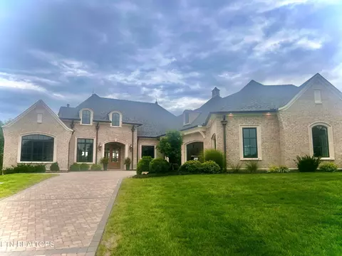 273 Edgewater Way, Lenoir City, TN 37772