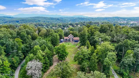 350 Ridgewood Dr, Clinton, TN 37716