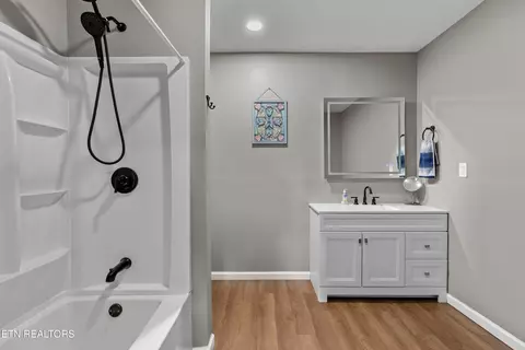 Bath - 157 Campbell Dr, Bean Station, TN 37708 photo 3 of 3