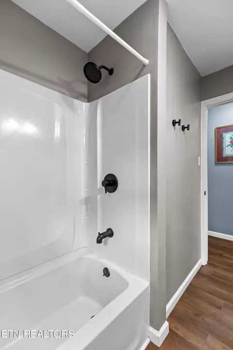 Bath - 157 Campbell Dr, Bean Station, TN 37708 photo 2 of 3