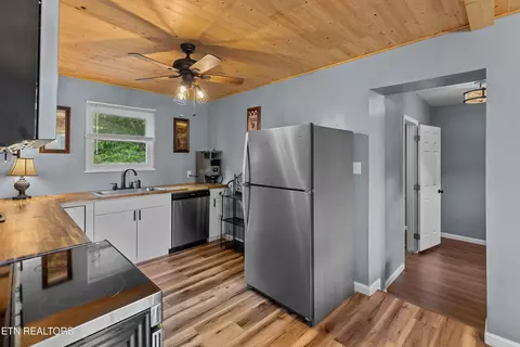 Kitchen - 157 Campbell Dr, Bean Station, TN 37708 photo 2 of 3