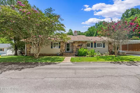 112 Orange Ln, Oak Ridge, TN 37830