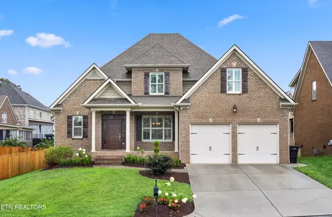 7913 Rustic Oak Dr, Knoxville, TN 37919