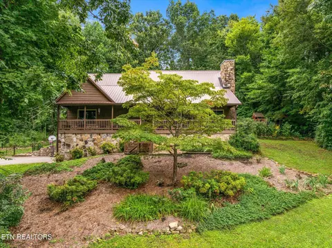 7820 Jefferson Oaks Dr, Knoxville, TN 37938