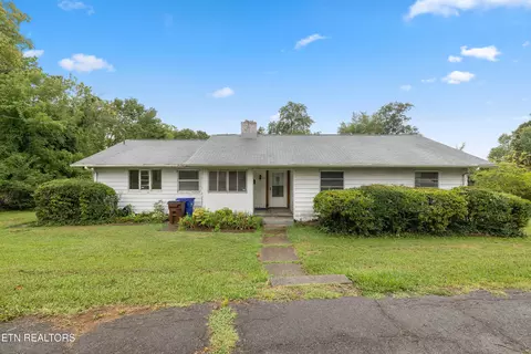 107 E Pasadena Rd, Oak Ridge, TN 37830