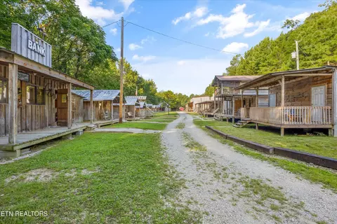 517 Adkins Tr, Winfield, TN 37892
