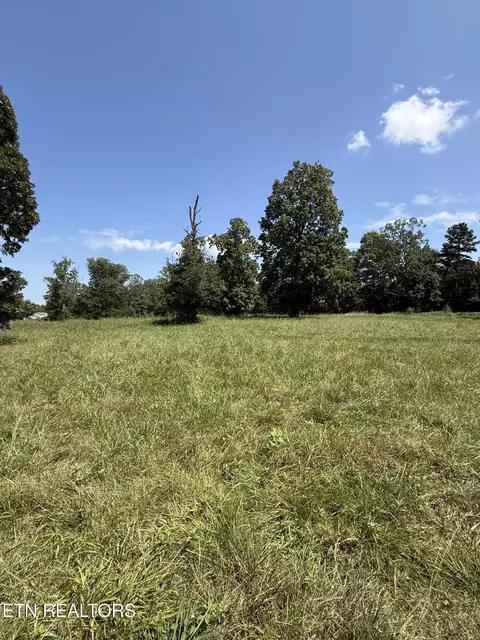 128 Padstow Ln, Lenoir City, TN 37772