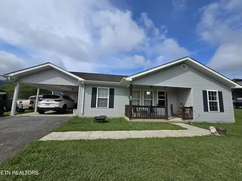 652 Cross Creek Rd, Dryden, VA 24243
