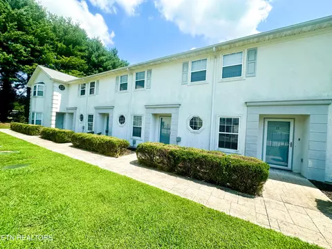 102 Village Trce #14, Kingston, TN 37763
