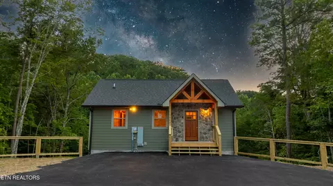 1564 Sky View Dr, Sevierville, TN 37876