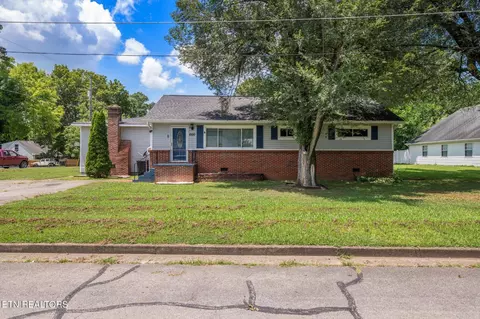 1000 Glenn St, Athens, TN 37303