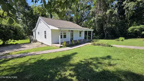 638 E First St, Crossville, TN 38555