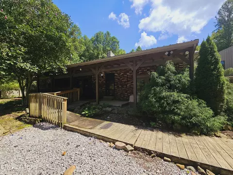319 Kinningham Br, Walker, KY 40997