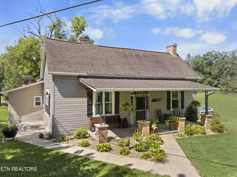421 E Brushy Valley Dr, Powell, TN 37849