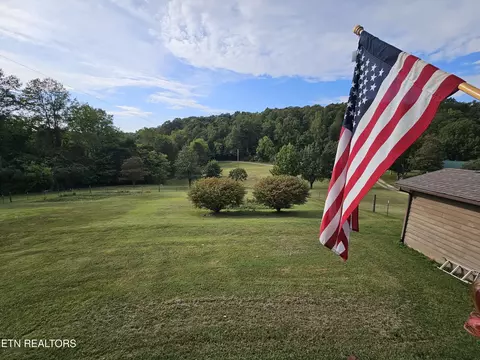 471 Braden Chapel Rd, Speedwell, TN 37870