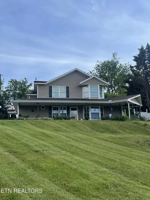 865 Spring Creek Rd, Dandridge, TN 37725