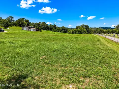 6899 Beacon Light Rd, Whitesburg, TN 37891