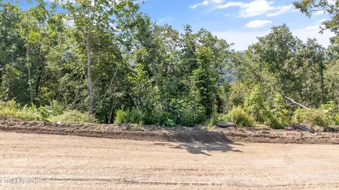 lot104 B Sommet Rdg E, Tazewell, TN 37879