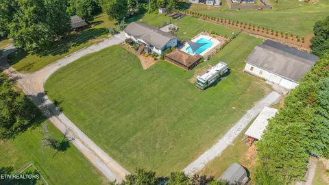 214 Old Clover Hill Rd, Maryville, TN 37803