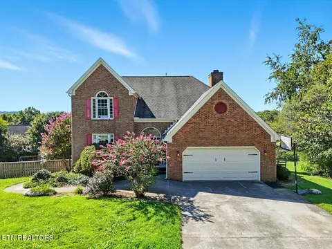 3809 S View Cir, Knoxville, TN 37920