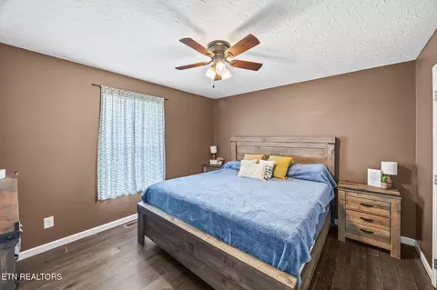 Bedroom - 13723 Old Kentucky Rd, Walling, TN 38587 photo 1 of 3
