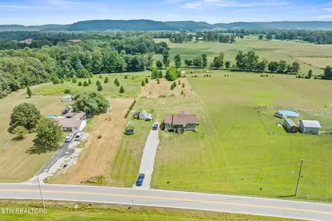 View/Area - 13723 Old Kentucky Rd, Walling, TN 38587 photo 3 of 8