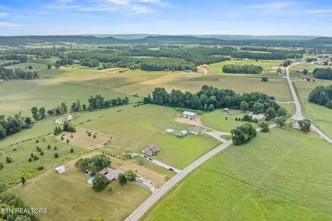 View/Area - 13723 Old Kentucky Rd, Walling, TN 38587 photo 5 of 8