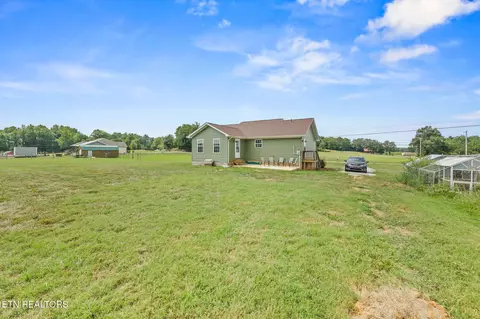 Exterior - 13723 Old Kentucky Rd, Walling, TN 38587 photo 2 of 4