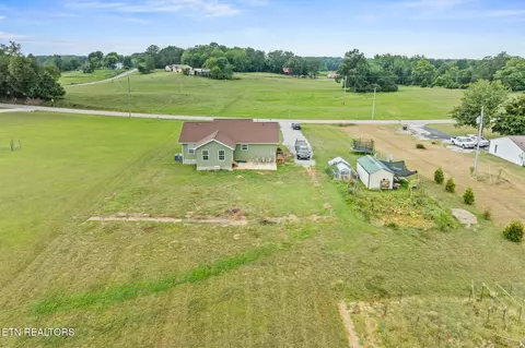 View/Area - 13723 Old Kentucky Rd, Walling, TN 38587 photo 1 of 8