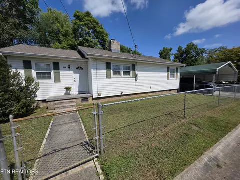 106 Nesper Rd, Oak Ridge, TN 37830