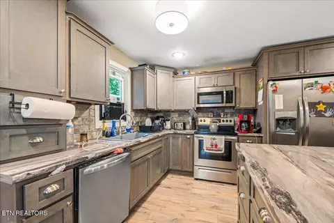 Kitchen - 265 Grape Rough Rd, Oneida, TN 37841 photo 6 of 6