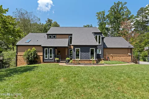 1530 N Courtney Oak Ln, Knoxville, TN 37938