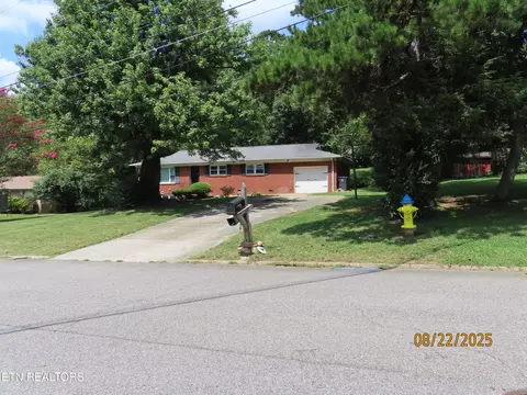 2213 Juniper Dr, Knoxville, TN 37912