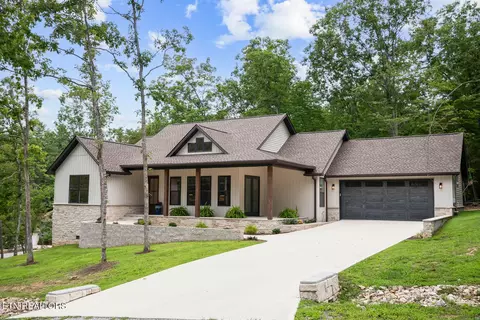 11 Brenningham Ln, Crossville, TN 38558