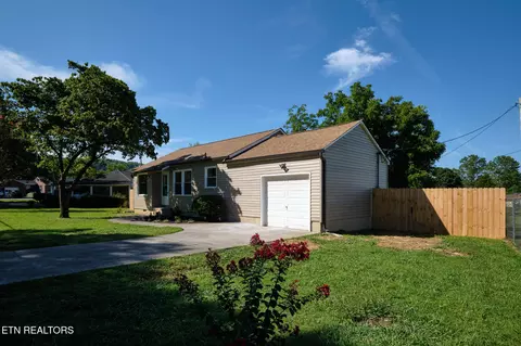 6103 Arcadia Dr, Knoxville, TN 37920