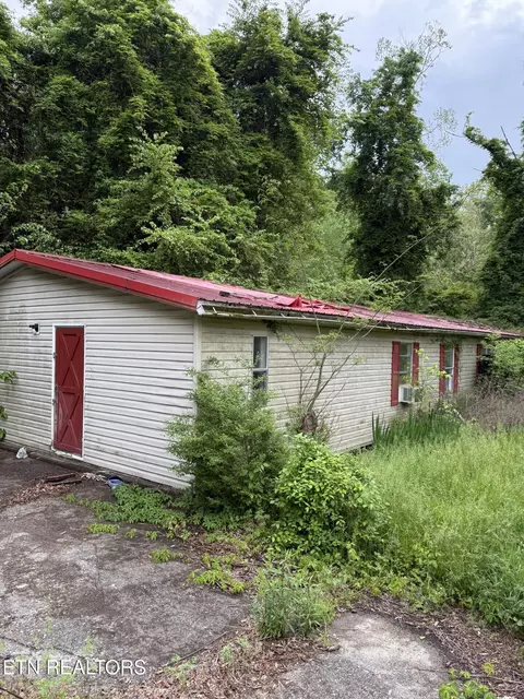 542 County Road 655, Athens, TN 37303
