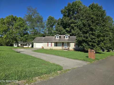 703 Duvall Ct, Strawberry Plains, TN 37871